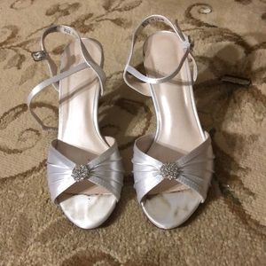 White dyeable special occasion shoes